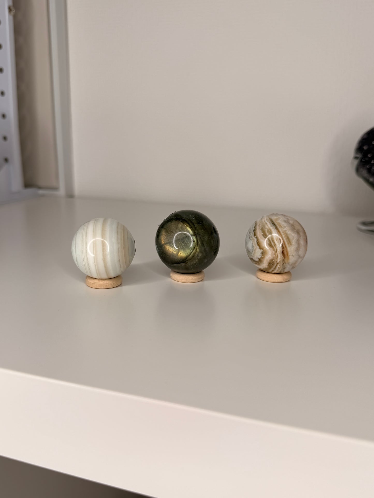Elishacolours Crystal live claims