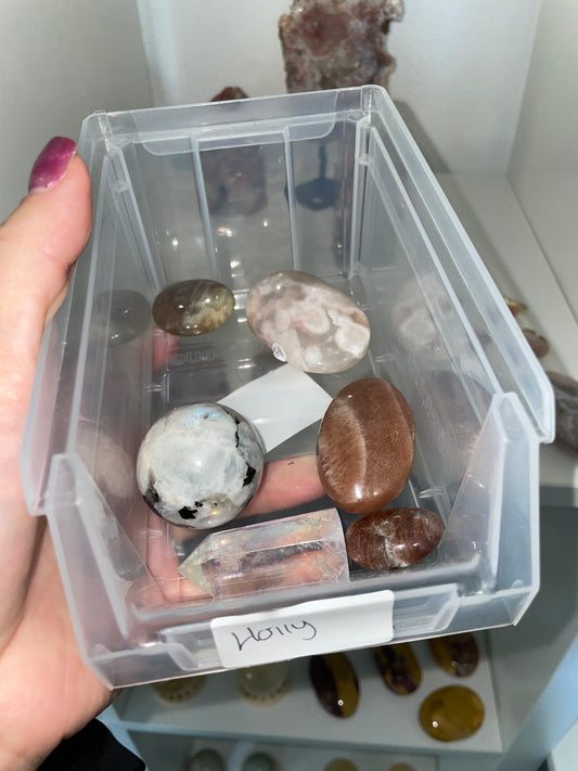 Holly Crystal live claims