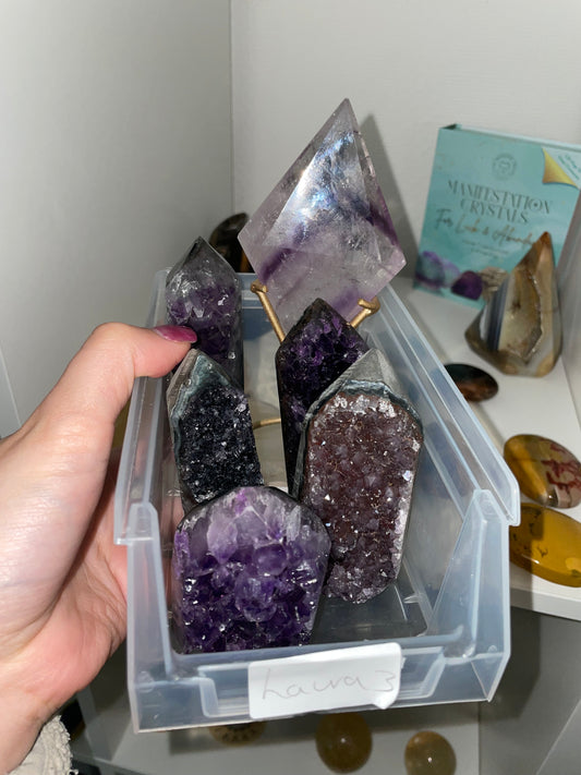 Laura Crystal live claims