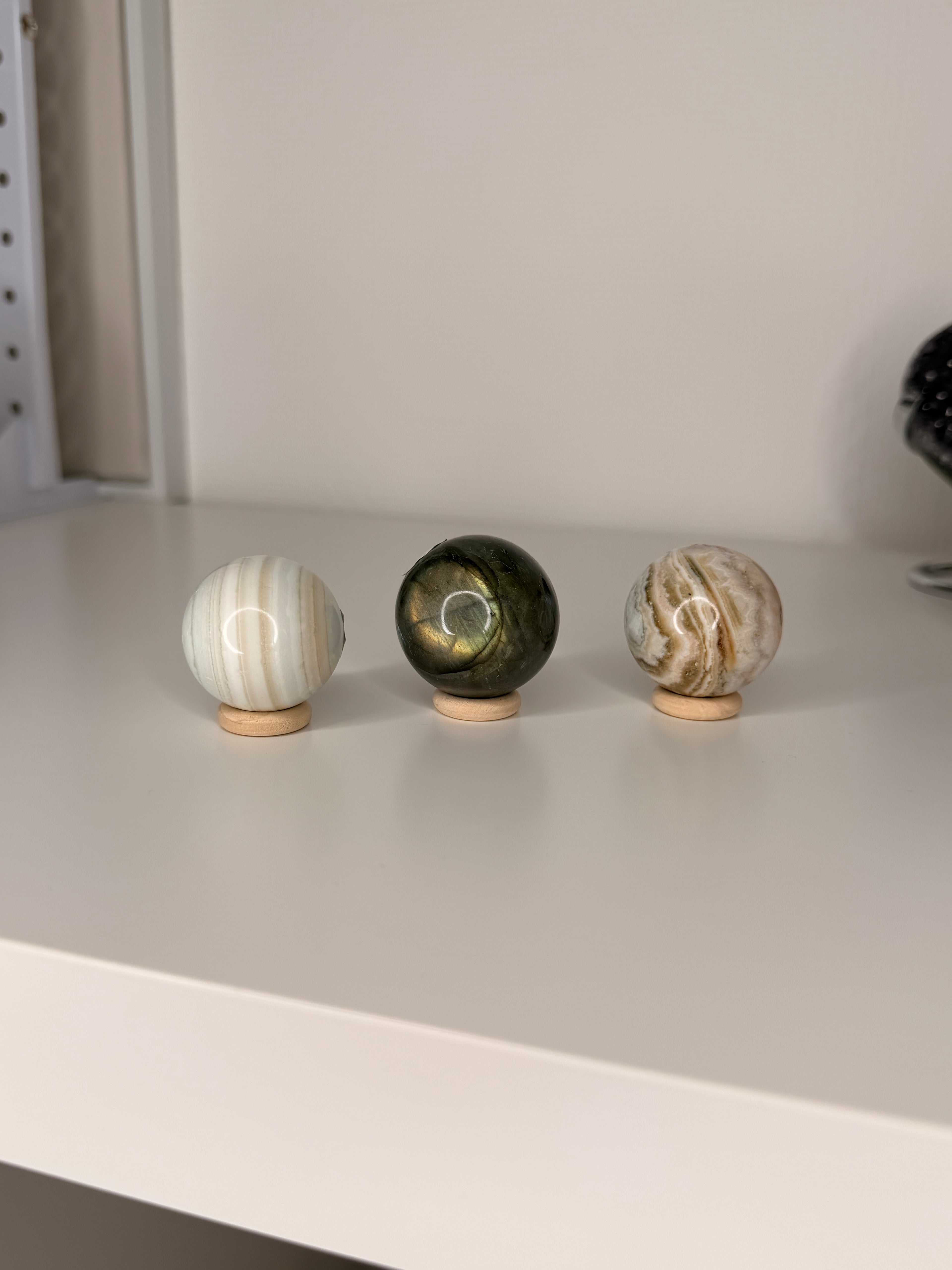 Elishacolours Crystal live claims