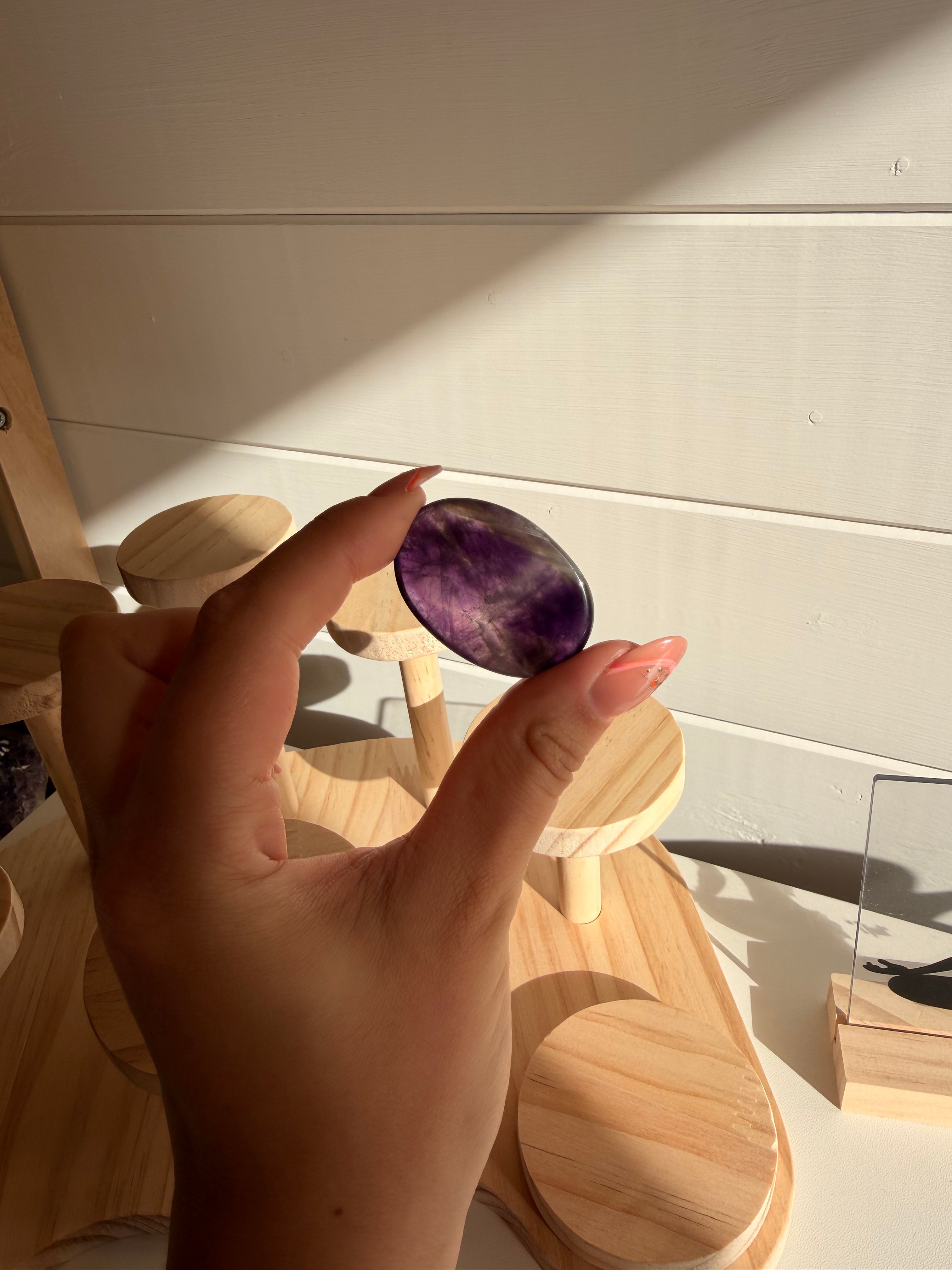 Elishacolours Crystal live claims