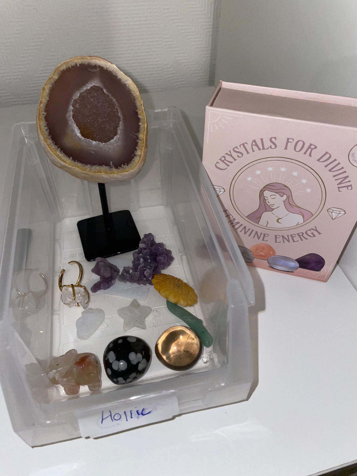 Holly Crystal live claims